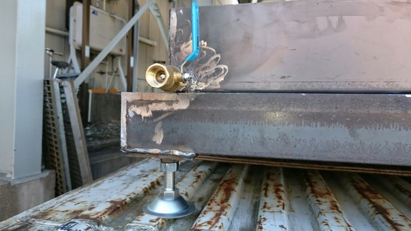 オイルパンとオイルパン用架台の製作の写真3