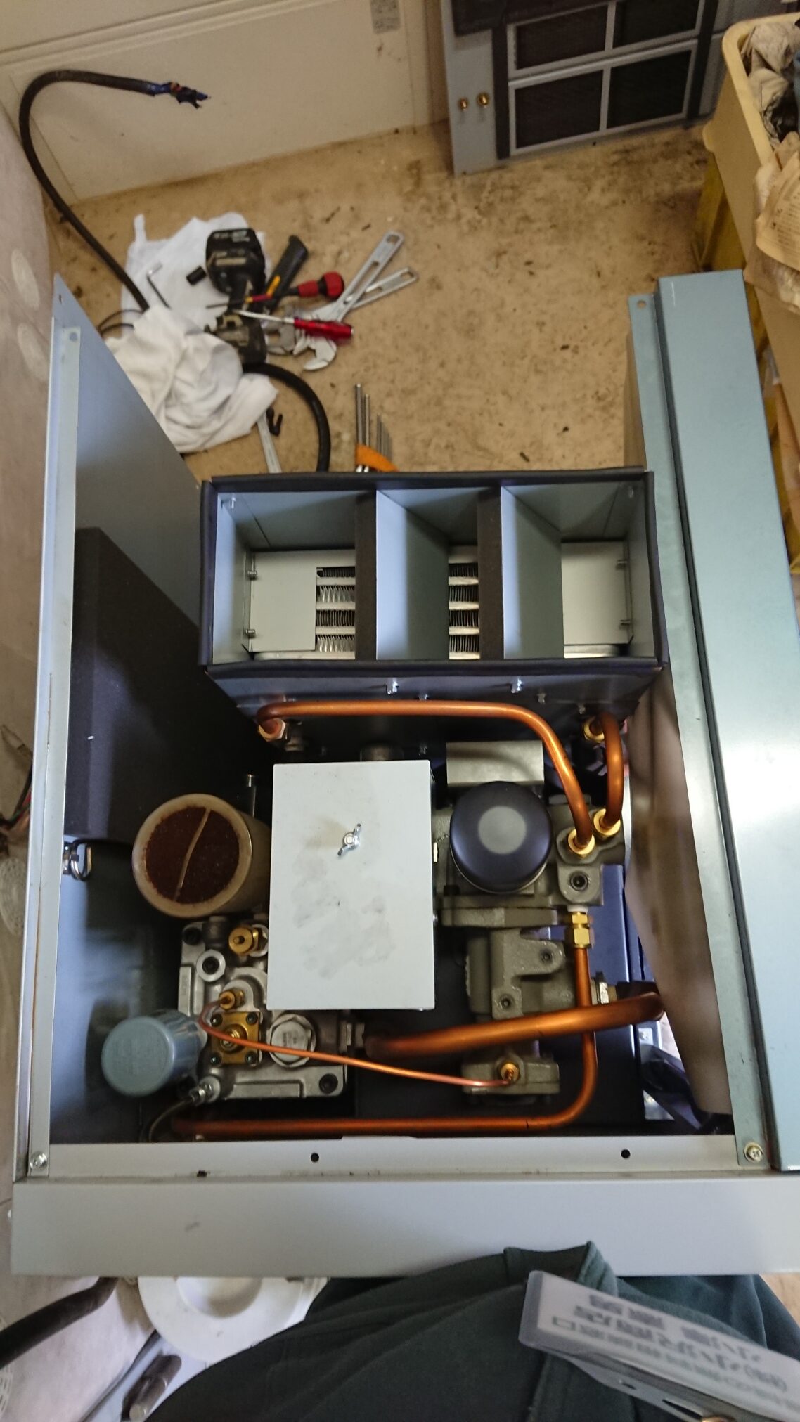 内蔵エアードライヤーの交換修理の写真4